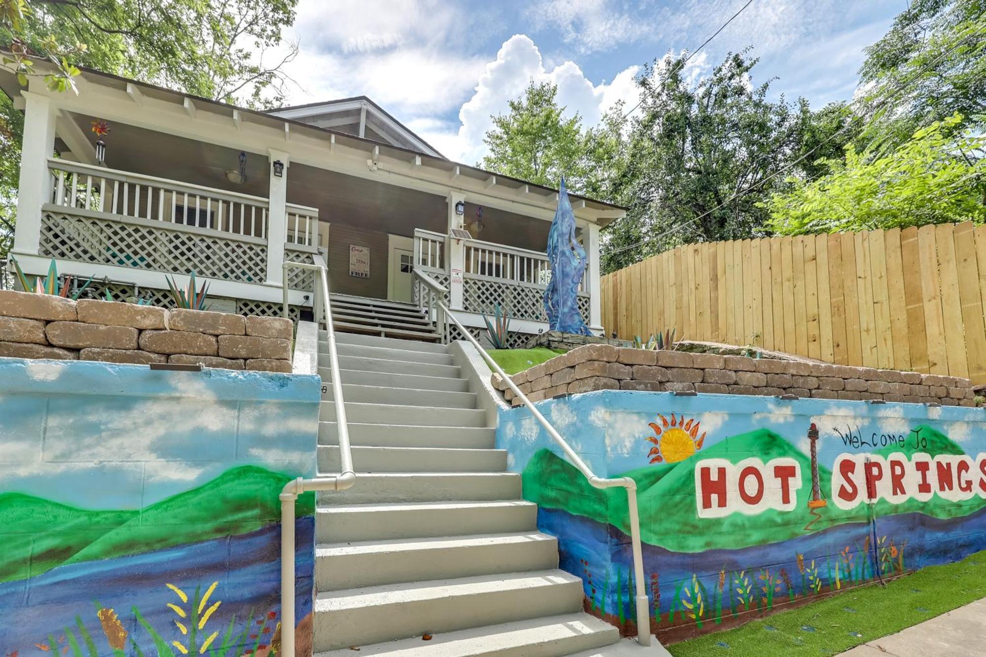 Hot Springs Home With Yard, Walk To Bathhouse Row! Exterior photo